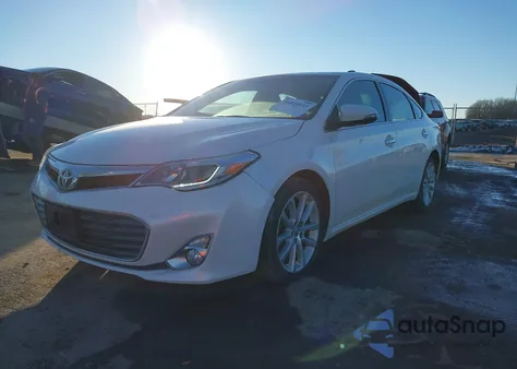 2015 Toyota Avalon Limited z USA, uszkodzony, nr VIN 4T1BK1EB8FU152818